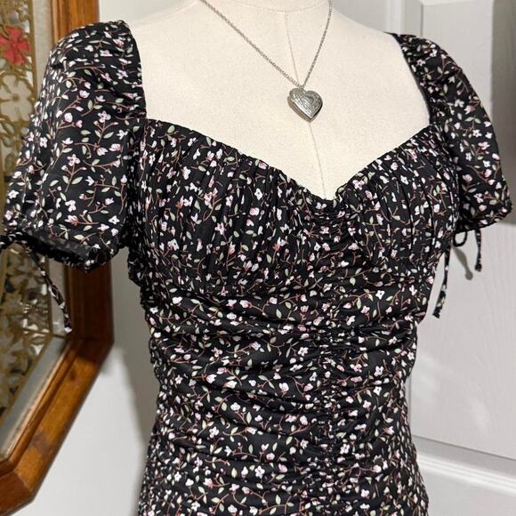 NWT White Fox Black, Green & Pink Floral Ruched Sweetheart Neckline Mini Dress S - Picture 2 of 7